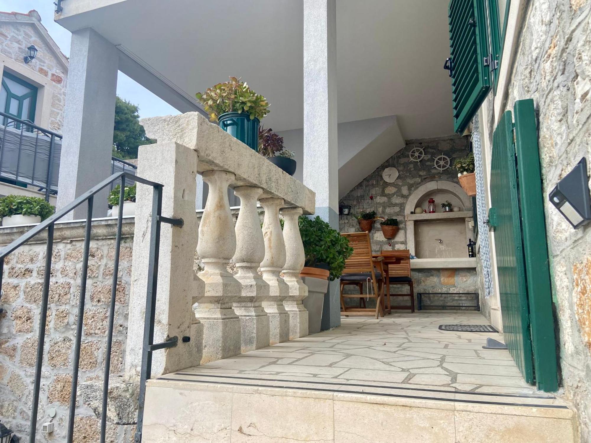Apartment Simon - Old Stone Charm, Central Bol Life Extérieur photo
