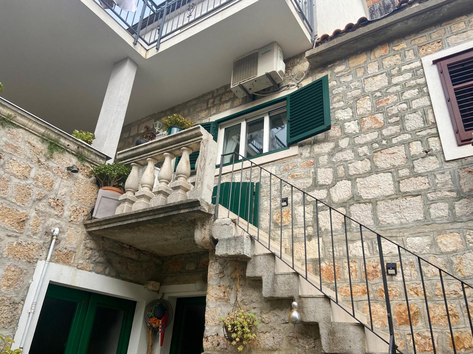 Apartment Simon - Old Stone Charm, Central Bol Life Extérieur photo