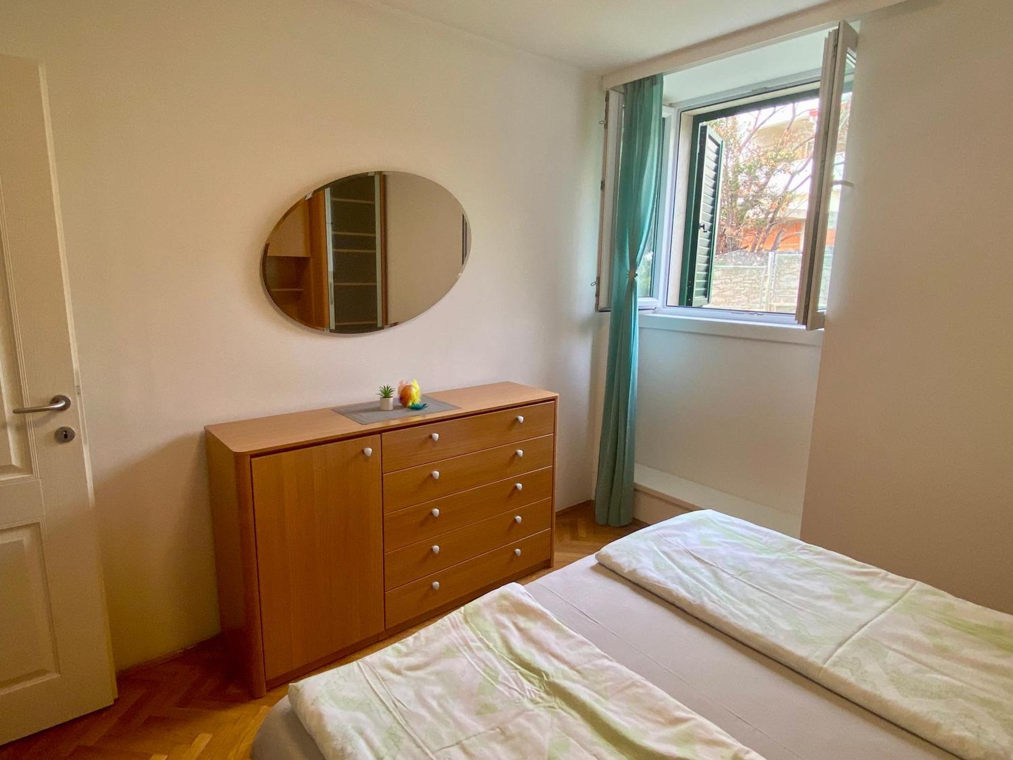 Apartment Simon - Old Stone Charm, Central Bol Life Extérieur photo