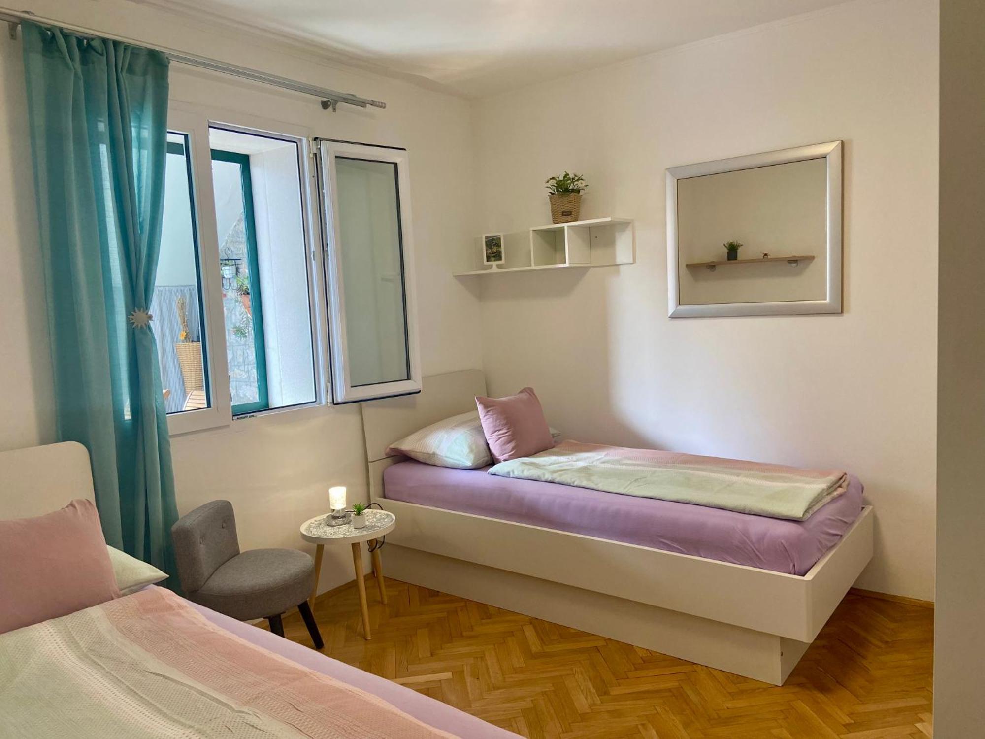 Apartment Simon - Old Stone Charm, Central Bol Life Extérieur photo
